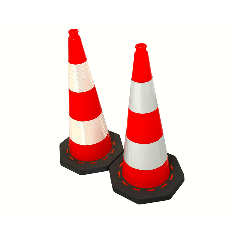 Høysynt åttekantbasert PVC-trafikksikkerhetskjegle med overlegen vindmotstand og stabilitet