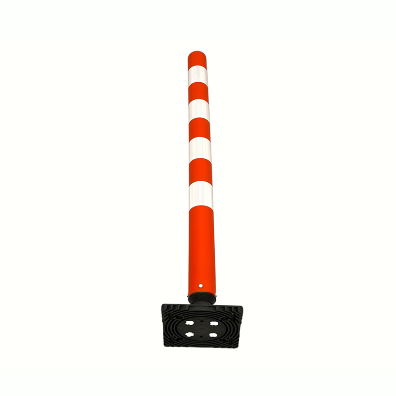 Overflatemontert trafikkavgrensningsstolpe med nedskrubar base Overflatemontert trafikkavgrensningsstolpe med nedskrubar base